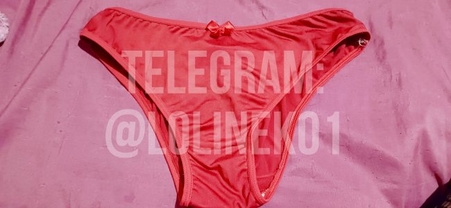 Calcinha vermelha com laço 