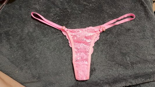 Calcinha usada de renda Rosa Embalagem Discreta