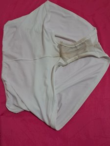 Calcinha  branca  usada 1 semana bem cheirosa.