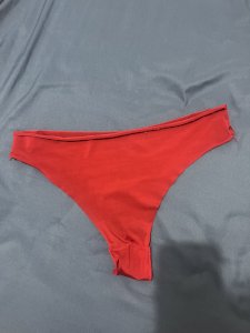 Calcinha vermelha usada
