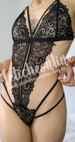 Lingerie usada preta de renda 