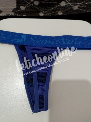 Calcinha usada, fio dental, azul com detalhes em preto