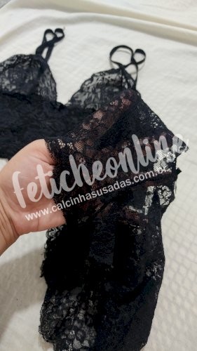 Lingerie Calcinha e Sutiã de Renda Preta Usada