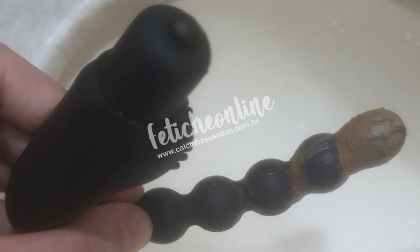 Vibrador anal com scat e videozinho