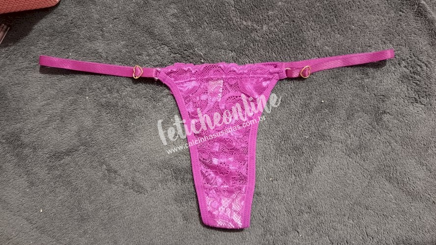 Calcinha de renda usada roxa