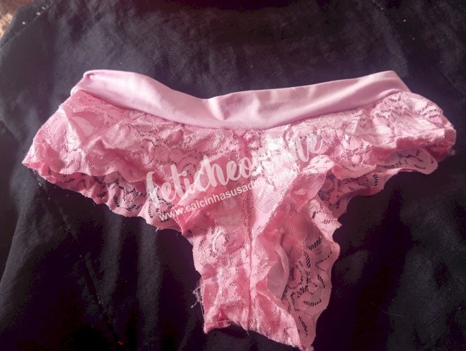 Calcinha usada renda rosa bebê 