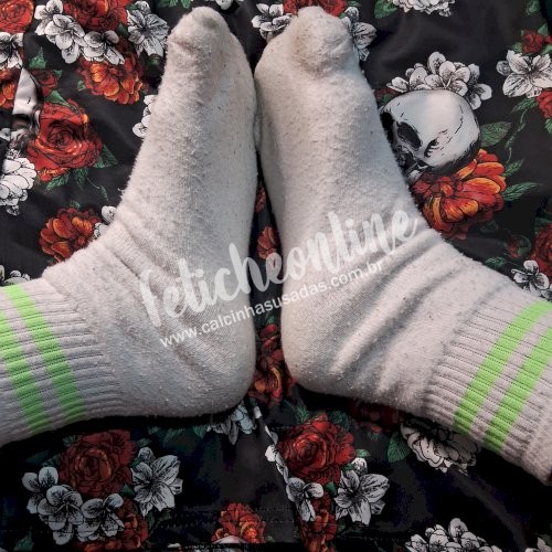 Podolatria: Meias ou Pelinhas raspadas do pé ou Havaianas ou Tênis usados por quanto tempo você quiser + conteúdo virtual incluso + frete grátis acima de R$200,00!