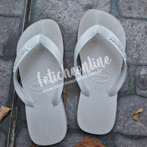 Podolatria: Meias ou Pelinhas raspadas do pé ou Havaianas ou Tênis usados por quanto tempo você quiser + conteúdo virtual incluso + frete grátis acima de R$200,00!