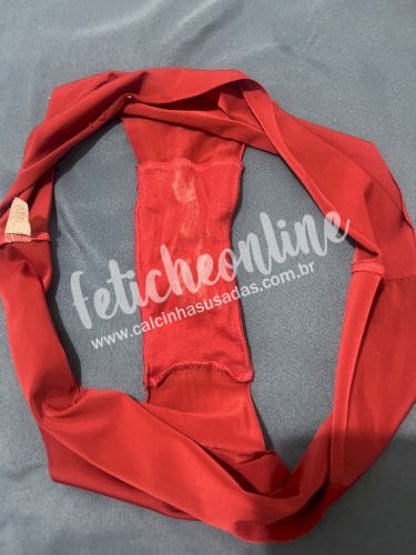 Calcinha vermelha usada