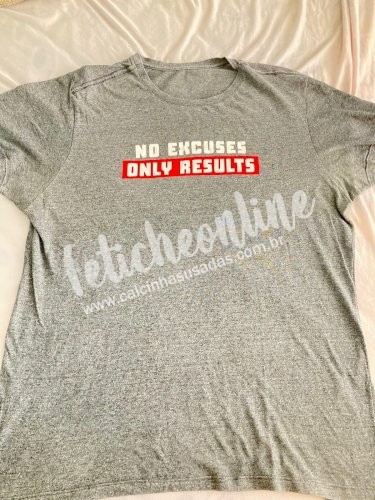 Camiseta usada na academia por uma semana com bastante cheiro de suor