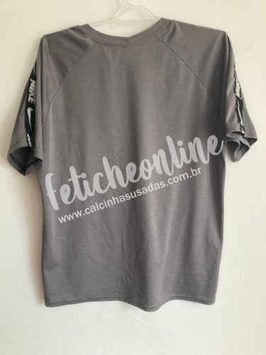 Camiseta suada de academia 